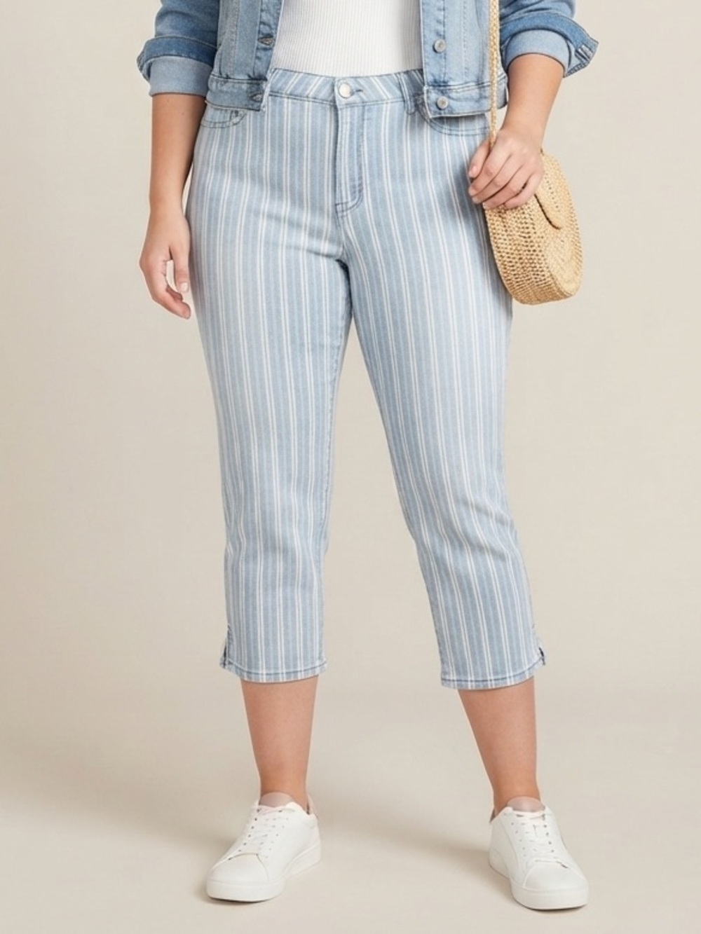 Nine West Women's Size 16 Blue and White pinstriped Capri Jeans Denim Pants